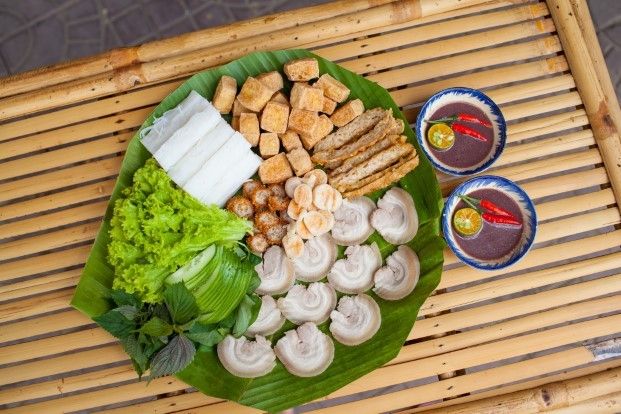 Bún đậu A Vừng nổi tiếng với món đậu mơ độc đáo