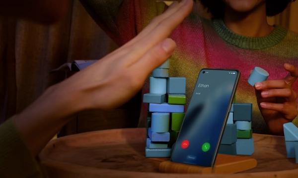 Điện thoại OPPO Reno7 4G 8GB/128GB Đen điều khiển không chạm