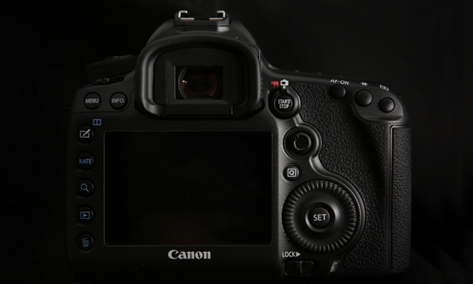 Máy ảnh Canon 5DS (Thân Máy) màn hình LCD