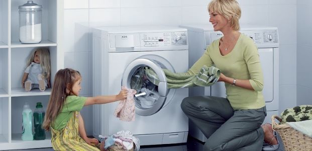 Máy giặt Electrolux cho phép thêm quần áo khi máy đang chạy