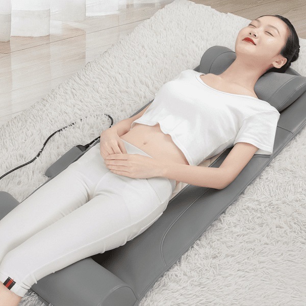 Thư giãn với máy massage toàn thân