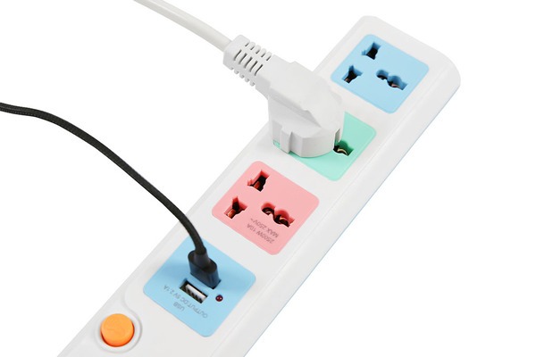 Ổ cắm điện Comet được thiết kế với đa dạng tiện ích 