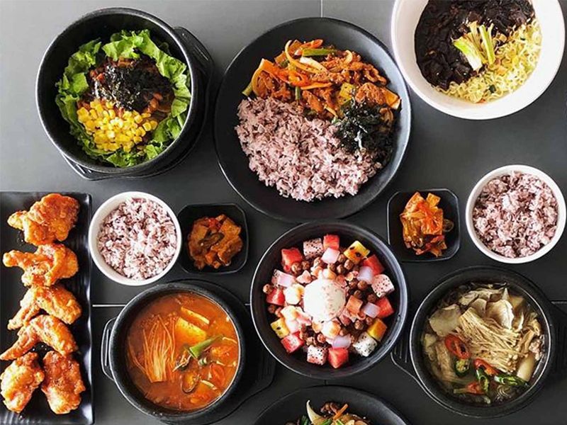 Nhà hàng Hanuri phục vụ nhiều món ăn từ mì cay, lẩu, thịt nướng cực hấp dẫn