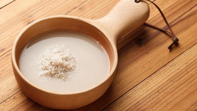 Ngâm gạo khi nấu cháo bằng nồi cơm điện