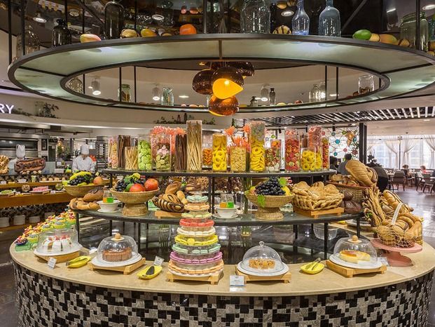 Không gian bày trí Buffet ở D’Maris nhà hàng quận 7 ngon ở Sài Gòn
