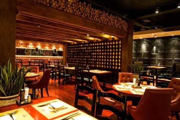 Không gian ấm cúng và lãng mạn của Moo Beef Steak