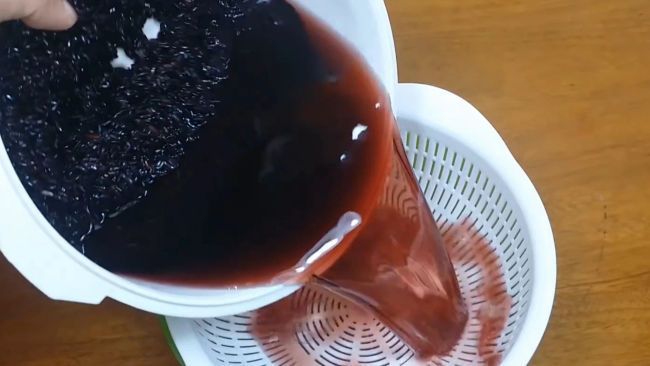 ngâm nếp sau đó vo sạch lại gạo thật sạch