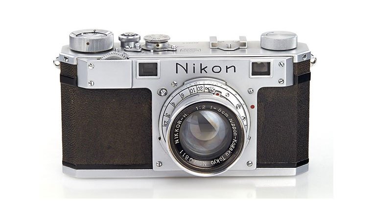 đấu-giá-máy-ảnh-Nikon-avt