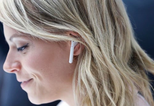 airpods-tai-nghe-khong-day-tao-khuyet-da-xuat-hien-tai-viet-nam-0
