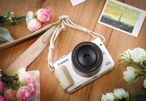 may-chup-hinh-mirrorless-canon-eos-m10