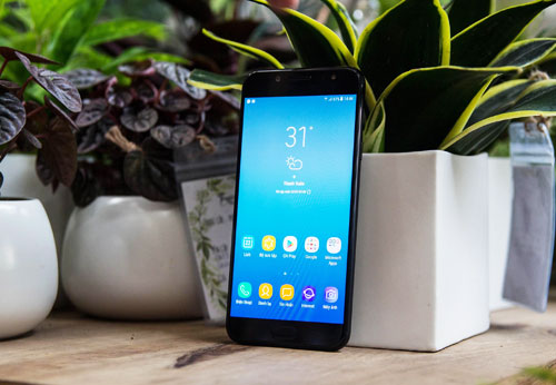 Giảm 1 triệu khi mua Galaxy J7+ bằng mã ưu đãi trên quà tặng Galaxy