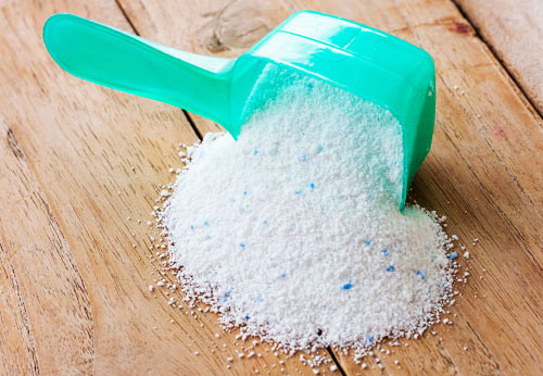 Tại sao bột giặt có các hạt màu xanh đỏ