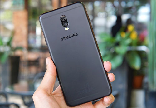 Đập hộp Galaxy J7+