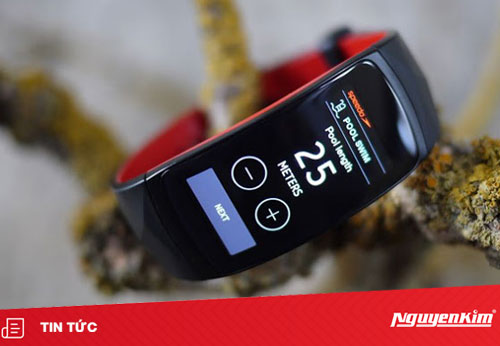 Đập hộp Gear Fit2 Pro