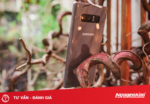Galaxy Note 8 Tím Khói có khả năng phản quang huyền ảo