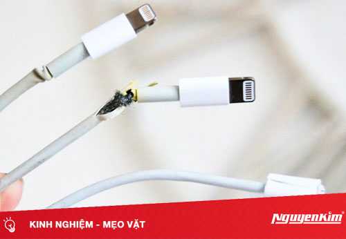 Sửa cáp sạc điện thoại bị tróc vỏ