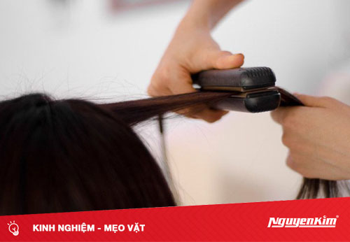 Cách duỗi thẳng tóc đơn giản tại nhà