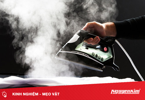 Đừng lo lắng khi làm cháy quần áo khi đang ủi! Chỉ cần làm những việc này