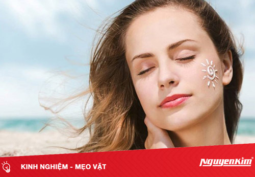 Nguyên nhân và cách chăm sóc da mặt bị nhờn của bạn đúng cách