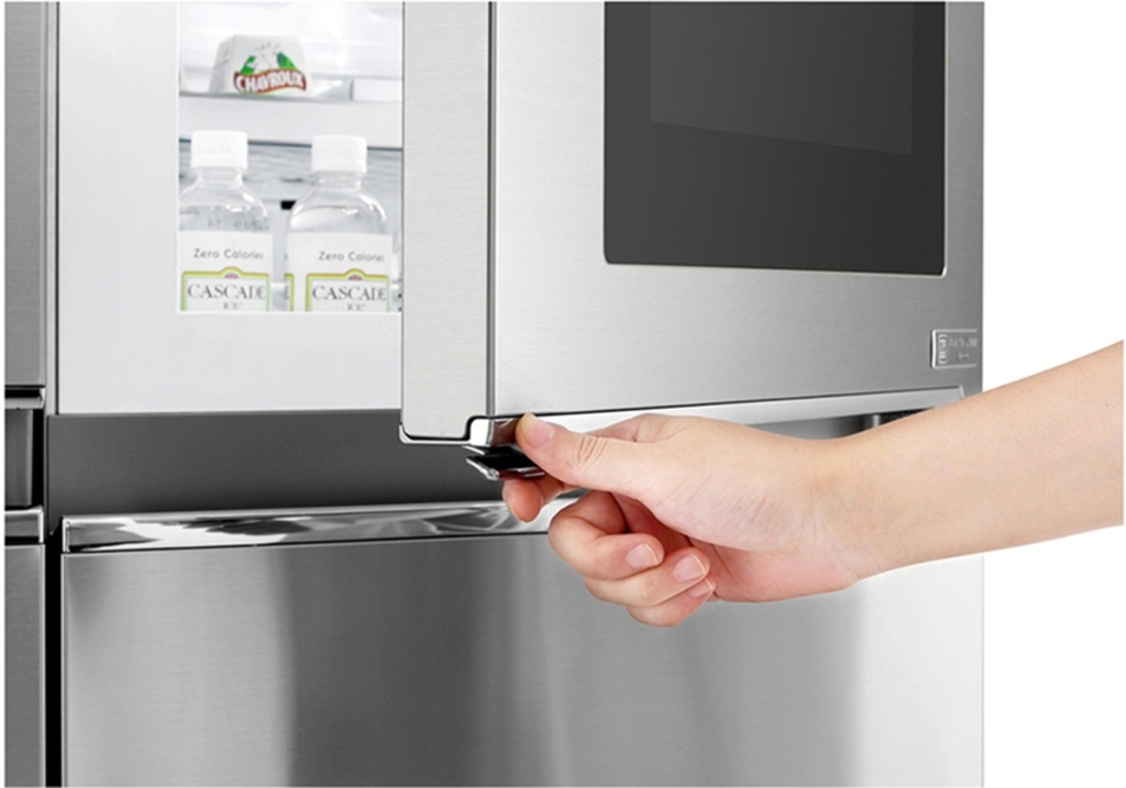 Tủ lạnh LG Inverter 601 lít GR-X247JS mở cửa tủ dễ dàng hơn