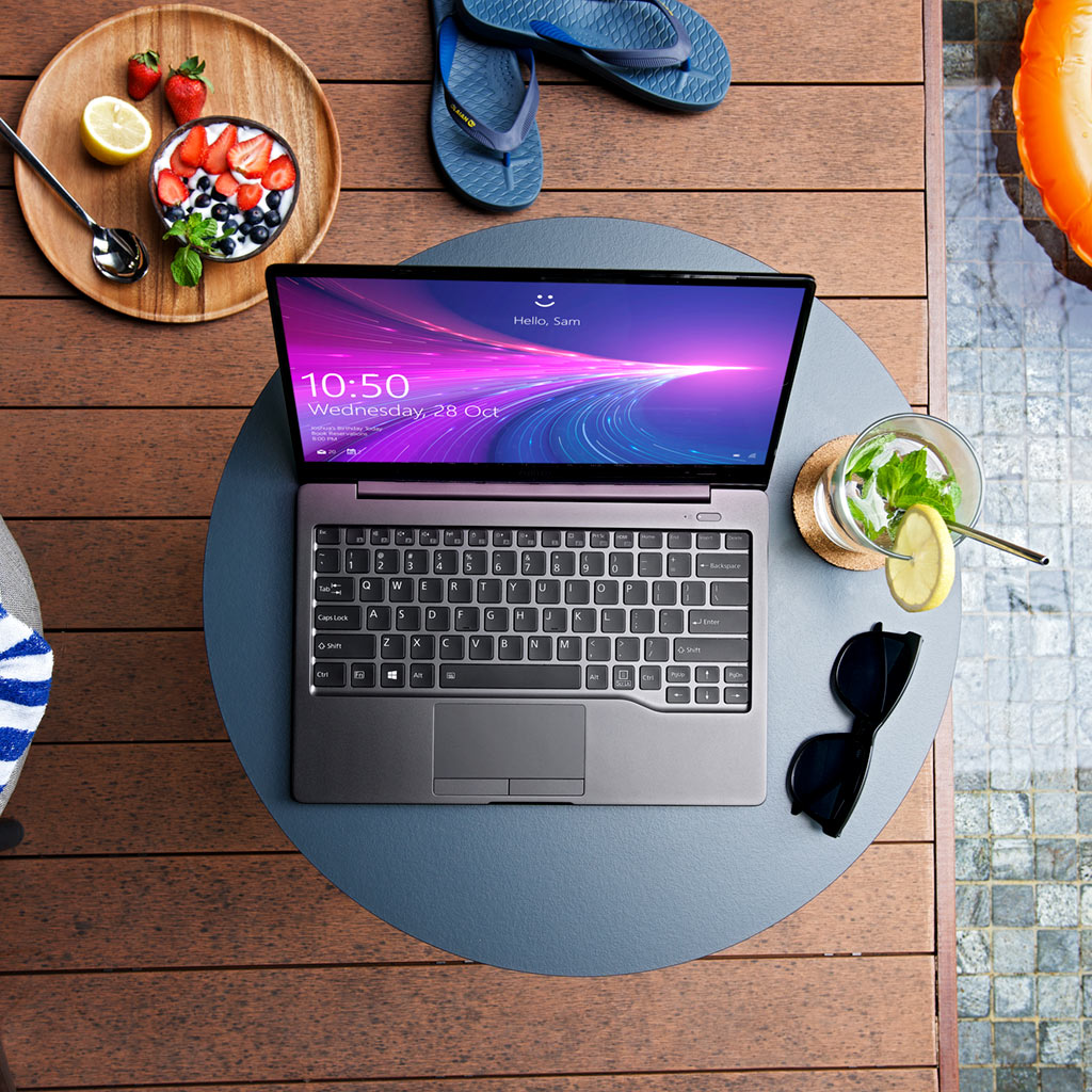 Laptop Fujitsu CH-9C13A1 i5-1135G7 4ZR1J05323 tổng quan