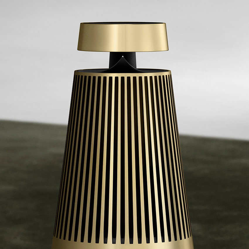 Loa B&O Beosound 2 Gold Tone GVA mặt trên