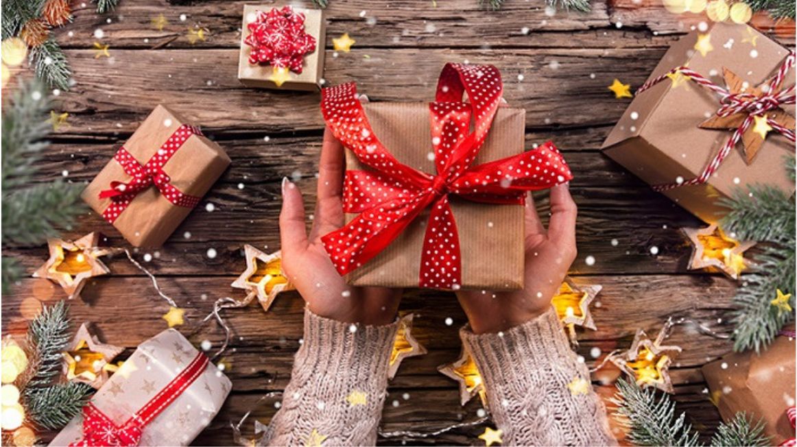 TOP 15+ món quà Noel ý nghĩa dành cho gia đinh, bạn bè, người thân | Nguyễn Kim Blog