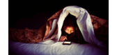 Sử dụng điện thoại trước giờ ngủ gây hại thế nào với sức khỏe bạn?