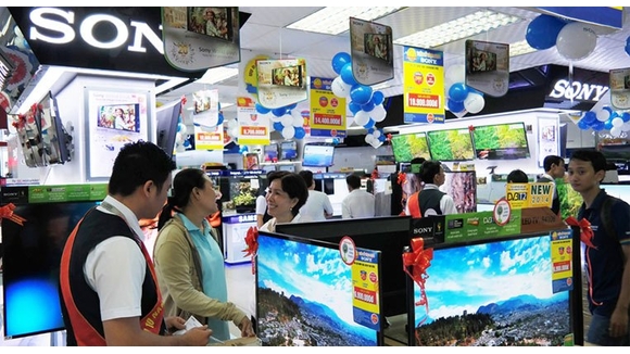 mua-mua-sam-cuoi-nam-nguyen-kim-0