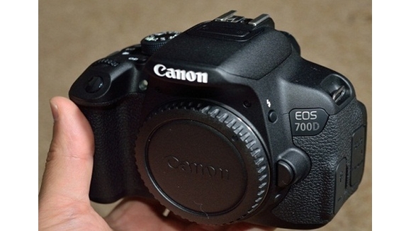 may-anh-dslr-canon-eos700d-co-thuc-su-dang-de-ban-mua-luc-nay-0