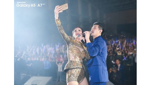 Galaxy-A-2017-event-a_rjan-yd