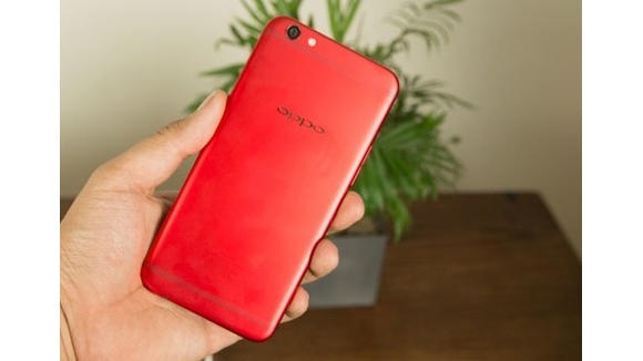 Đánh giá chiếc điện thoại OPPO R9s RED mới