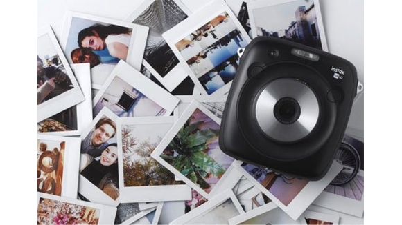 Fuljifilm chính thức trình làng máy ảnh INSTAX SQUARE SQ10 vừa có thể chụp ảnh lấy liền vừa lưu ảnh kỹ thuật số