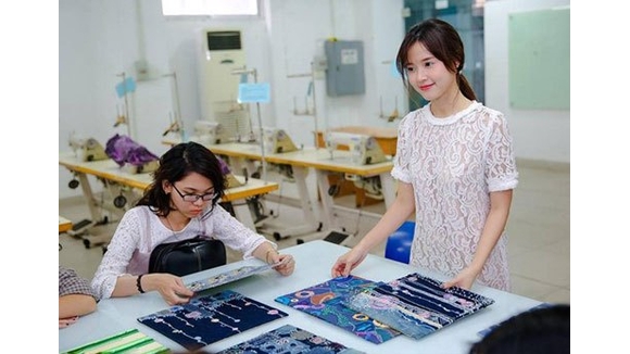 Máy may cho phái nữ