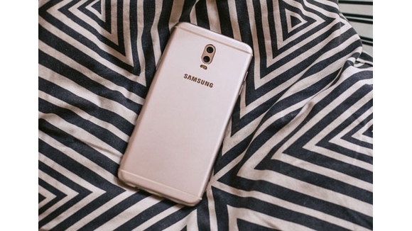 Nhìn lại quãng đường thành công của dòng điện thoại Galaxy J7 nhà Samsung
