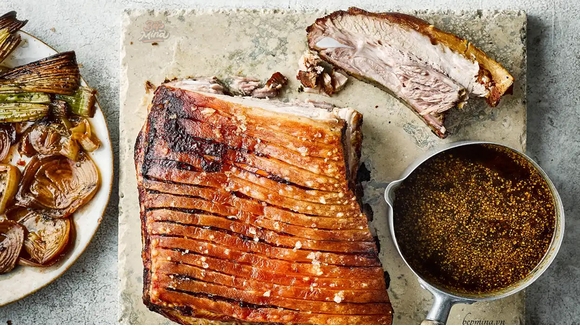 Làm thịt heo quay bằng lò nướng