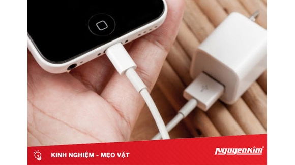 Cách phân biệt dây sạc điện thoại thật giả