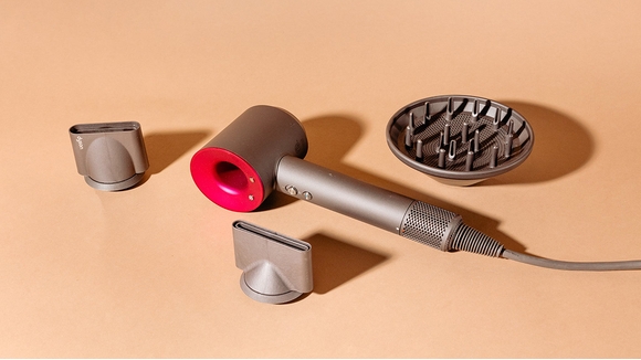 Điểm Mặt Những Sai Lầm Không Của Riêng Ai Trong Cách Sử Dụng Máy Sấy Tóc