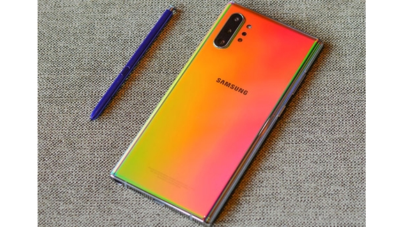 Với công nghệ Superfast Charge 45W, Galaxy Note 10 đứng ở đâu trên đường đua sạc nhanh?