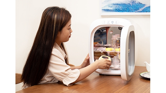 Máy Tiệt Trùng Bình Sữa Có Đáng Để Các Mẹ Đầu Tư?