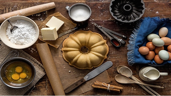 Nên Làm Bánh Từ Máy Xay Sinh Tố Cầm Tay Hay Máy Đánh Trứng?