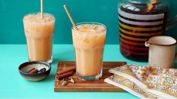 cach-lam-tra-sua-thai-xanh-thai-do-thanh-mat-tai-nha-thumbnail