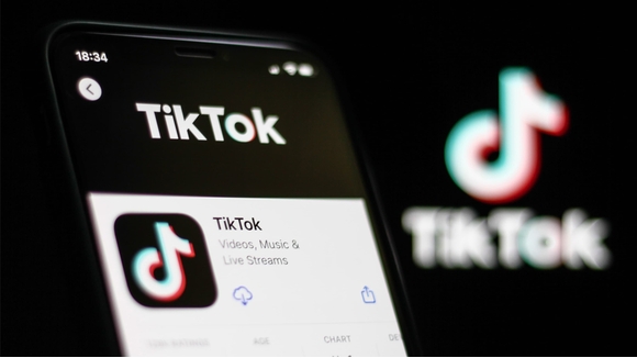 TikTok LIVE Là Gì? Cách Live Stream TikTok Trên Điện Thoại