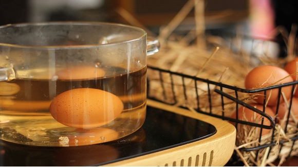 Nồi Thủy Tinh Có Dùng Được Trên Bếp Từ Không?