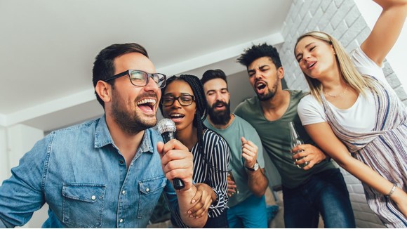 Bí Quyết Chọn Dàn Karaoke Gia Đình Để Khoe Giọng Ca Vào Dịp Tết