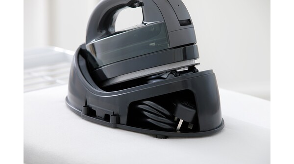 Bàn ủi hơi nước Panasonic NI-WL55KRA