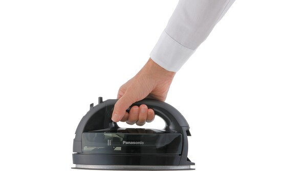 Bàn ủi hơi nước Panasonic NI-WL55KRA