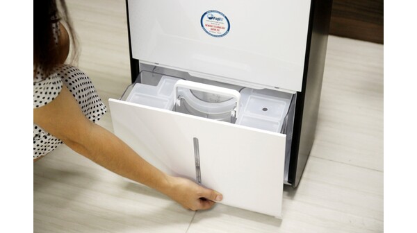 Công suất hút ẩm 35 lít/ngày và 22 lít/ngày đảm bảo không gian khô thoáng và sạch khuẩn