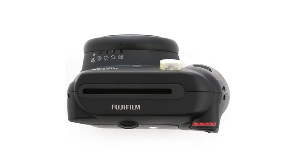 may-anh-chup-lay-lien-fuji-instax-mini-8-den-05