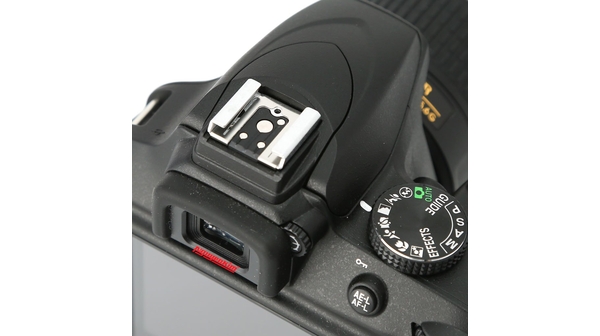 Máy ảnh NIKON D3200,đen ống kính 18-55mm có flash cóc